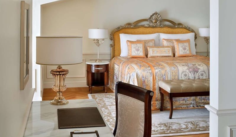 Palazzo Versace - Premier Club City View Bedroom